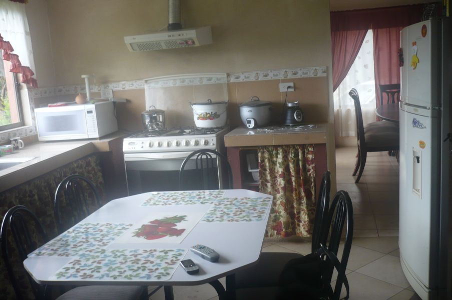 VENDO CASA, 3 KM DEL REDONDEL HOSPITAL DEL IESS, VIA MONAY BAGUANCHI, A 2 CUADRAS DE LA SUBESTACION