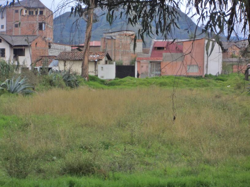 Venta de hermoso terreno planito a crédito con 2 Frentes sector Avenida Primero de Mayo Cuenca