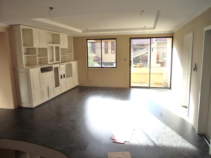 Casa en Venta a crédito con finos Terminados sector Av. Solano Cuenca - Ecuador