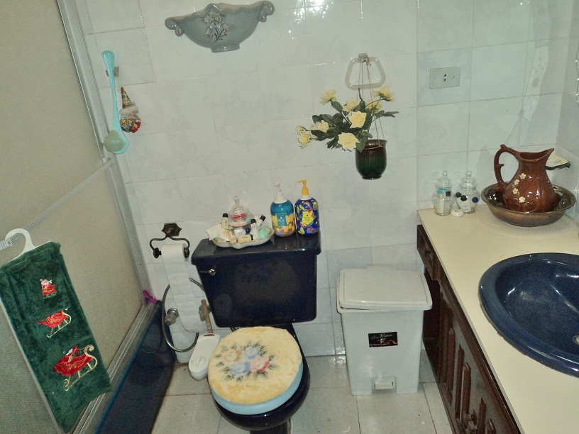 Venta de hermosa casa grande con espacios verdes sector Avenida 10 de Agosto Cuenca Ecuador