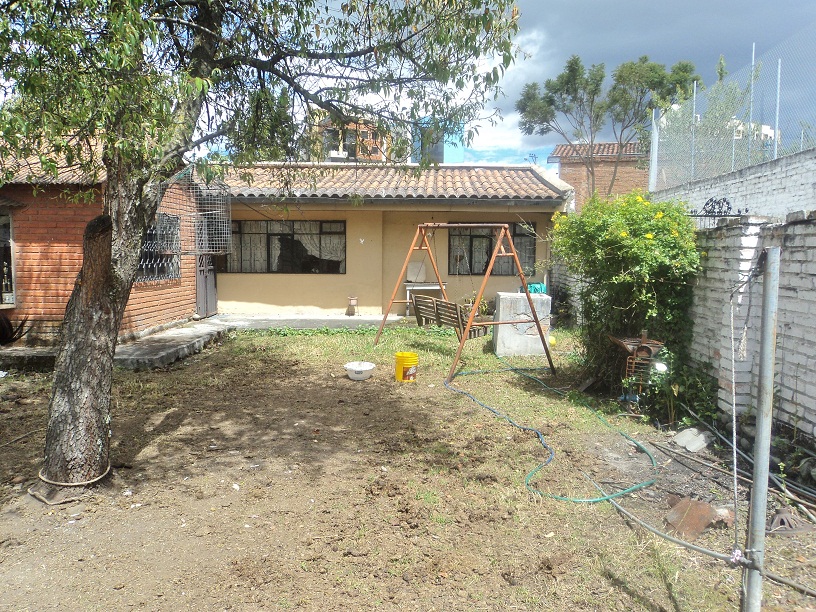 Terreno en Venta a Crédito completamente plano Sector Avenida 12 de Abril Cuenca - Ecuador