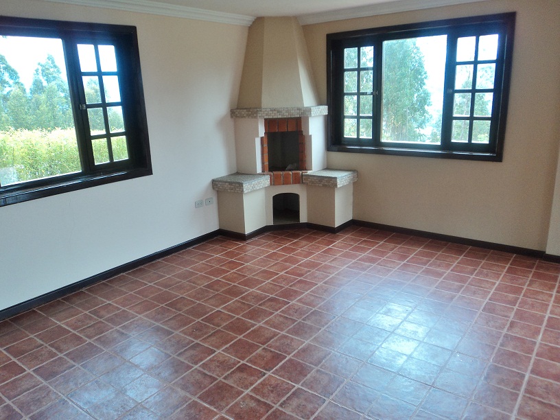 Casa mas Terreno en Venta a Crédito sector Challuabamba Cuenca - Ecuador