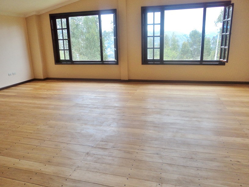 Casa mas Terreno en Venta a Crédito sector Challuabamba Cuenca - Ecuador