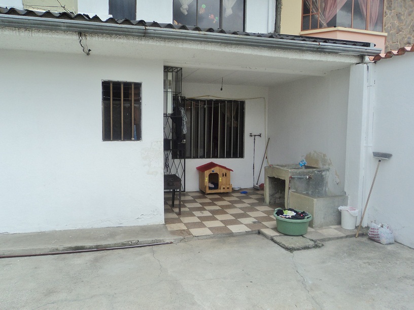 Venta de hermosa casa grande a crédito en el sector de la Avenida Loja Cuenca - Ecuador