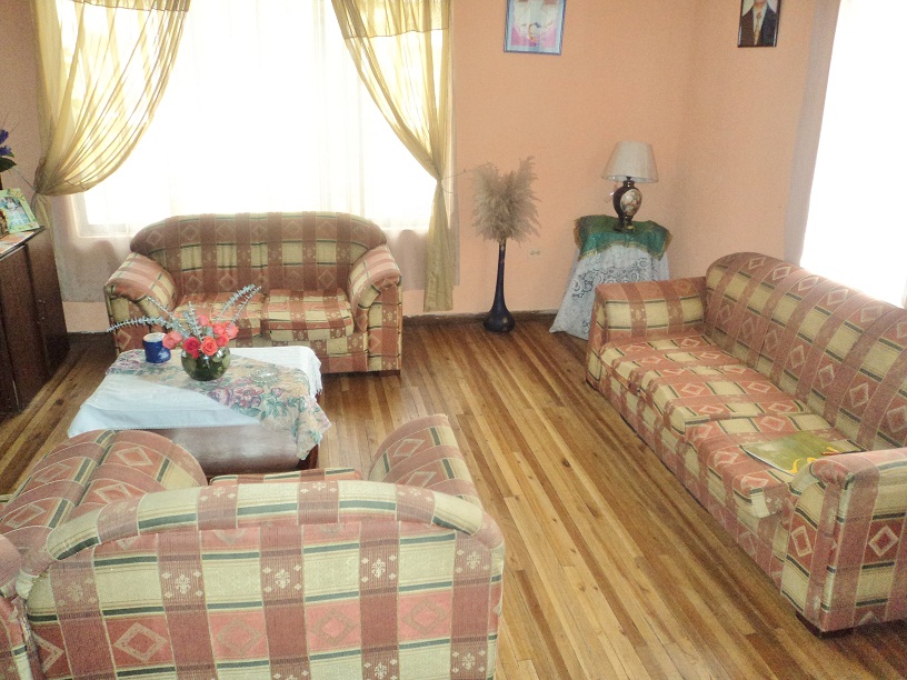 Venta de hermosa casa grande a crédito en el sector de la Avenida Loja Cuenca - Ecuador