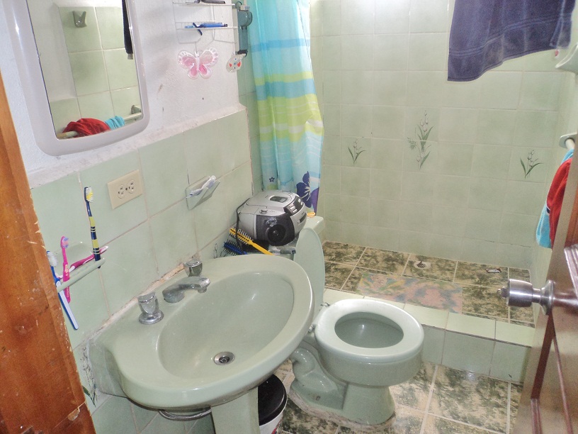Venta de hermosa casa grande a crédito en el sector de la Avenida Loja Cuenca - Ecuador