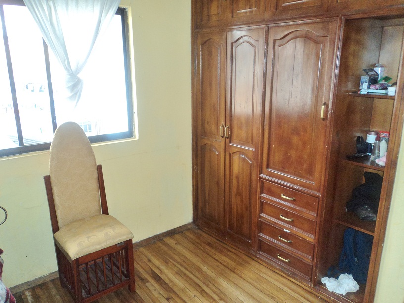 Venta de hermosa casa grande a crédito en el sector de la Avenida Loja Cuenca - Ecuador