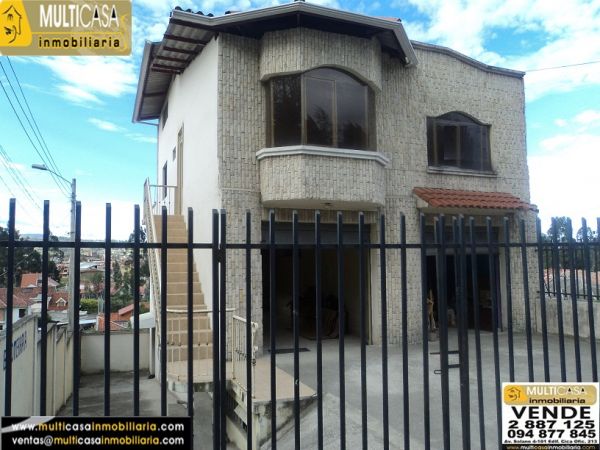 Venta de hermosa casa Rentera a crédito con 3 Departamentos y 2 Locales Comerciales (Financiamiento directo) sector Misicata Cuenca-Ecuador