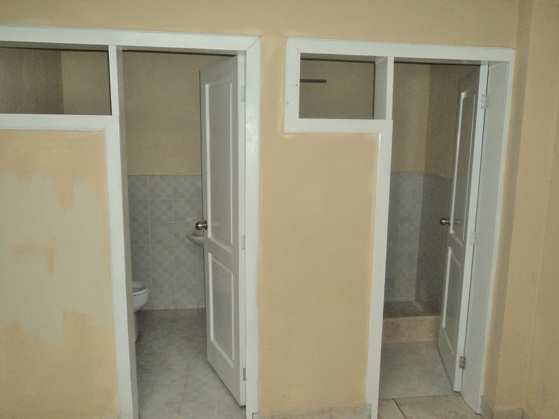 Venta de hermosa casa Rentera a crédito con 3 Departamentos y 2 Locales Comerciales (Financiamiento directo) sector Misicata Cuenca-Ecuador