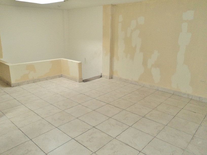 Venta de hermosa casa Rentera a crédito con 3 Departamentos y 2 Locales Comerciales (Financiamiento directo) sector Misicata Cuenca-Ecuador