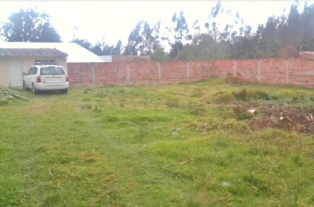 Terreno en Venta a crédito amplio y plano sector Ordoñez Lasso  Cuenca - Ecuador