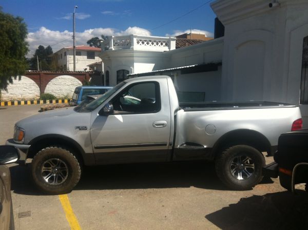 Vendo Camioneta ford 150 en muy buen estado
