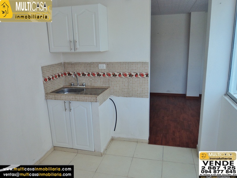Casa Comercial de 4 plantas en Venta a Crédito sector Centro de la Ciudad Cuenca - Ecuador