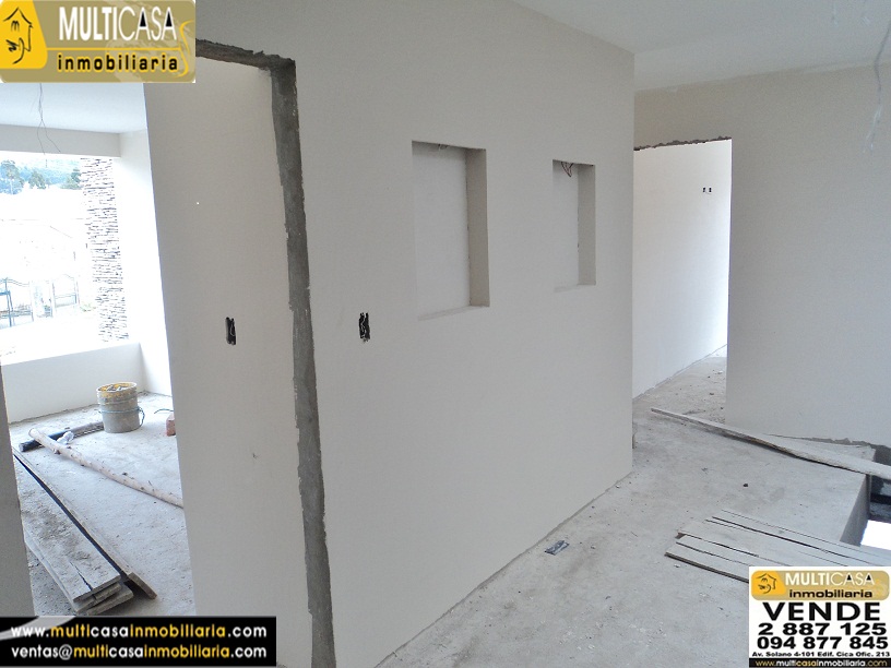 Venta de hermosa casa grande en sector entrada a Ricaurte (Se entrega Terminada) Cuenca - Ecuador