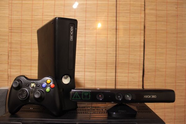 Xbox 360 Slim 4gb+150gb Kinect+ Juego