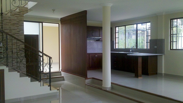 Vendo Casa por Estrenar en Gualaceo