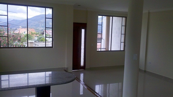 Vendo Casa por Estrenar en Gualaceo