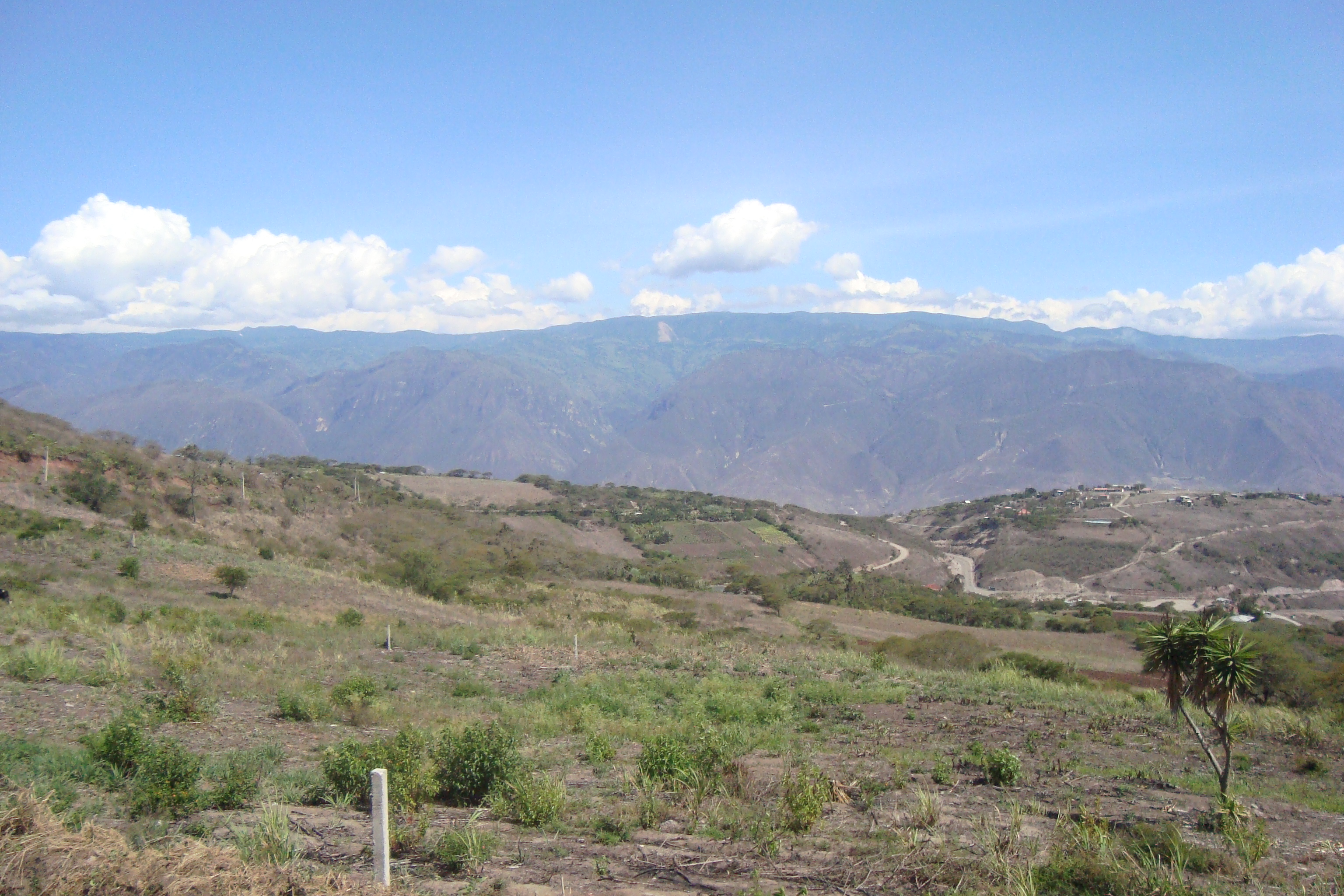 LOTES EN YUNGUILLA