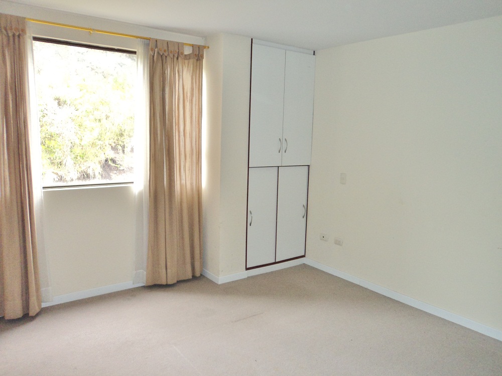 Departamento en Venta a Crédito de oportunidad Sector Narancay Cuenca - Ecuador