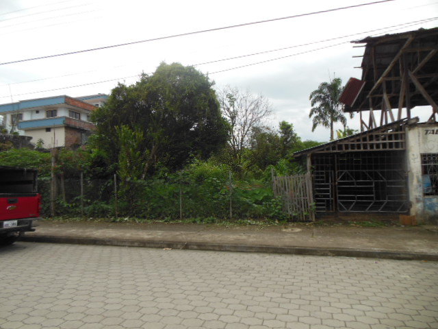 Terreno Comercial en el centro de Sucúa