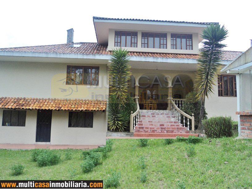 Casa en Venta a Crédito con piscina Sector Challuabamba Cuenca - Ecuador