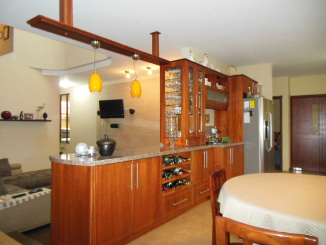 ELEGANTE Y AMPLIA VILLA, Sector Río Amarillo