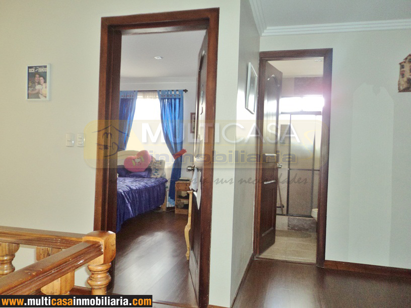 Venta de hermosa casa esquinera a crédito sector Ciudadela Católica Cuenca - Ecuador