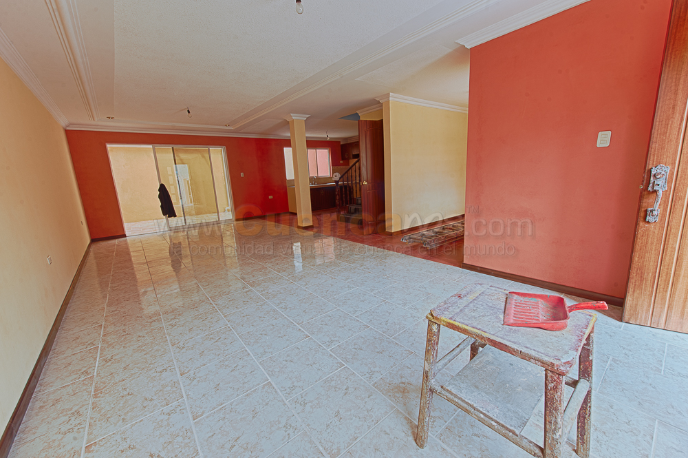 Vendo CASA URBANIZACION LA COLINA