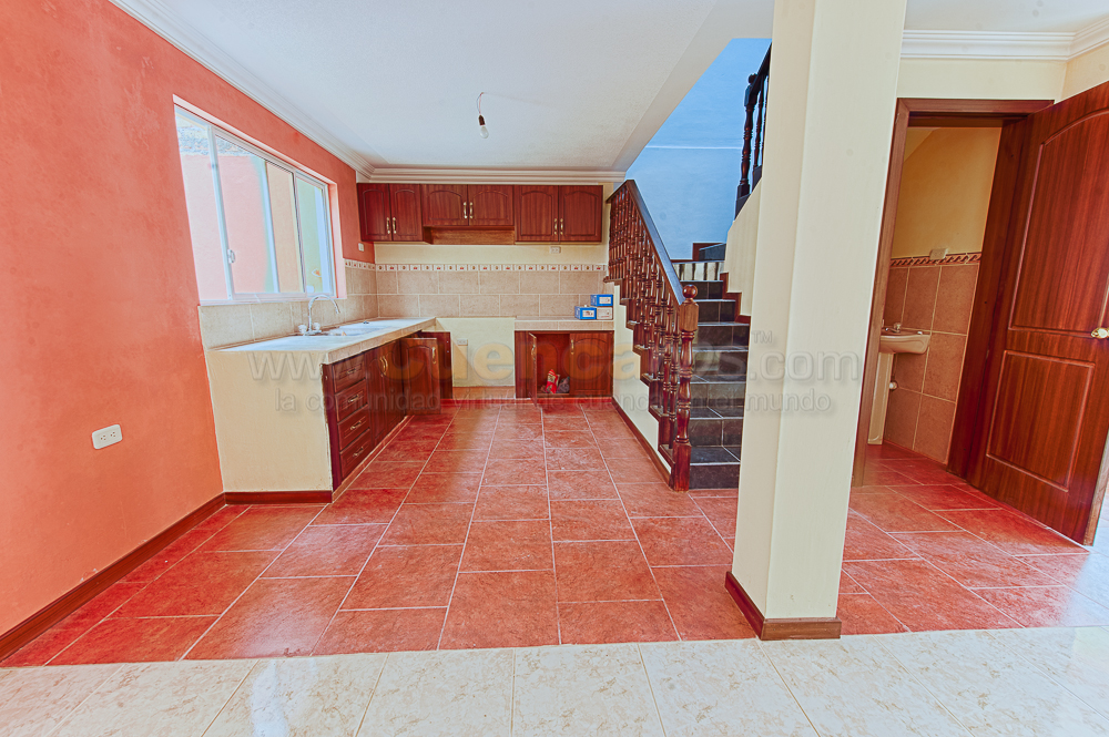 Vendo CASA URBANIZACION LA COLINA