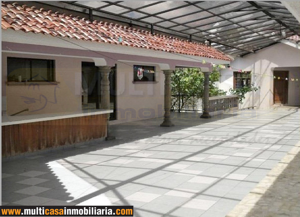 Casa en Venta a crédito con espacios verdes en Sector Chordeleg - Ecuador