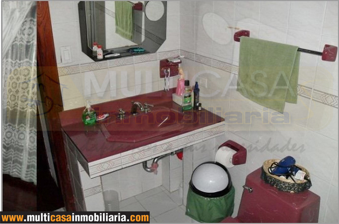 Casa en Venta a crédito con espacios verdes en Sector Chordeleg - Ecuador