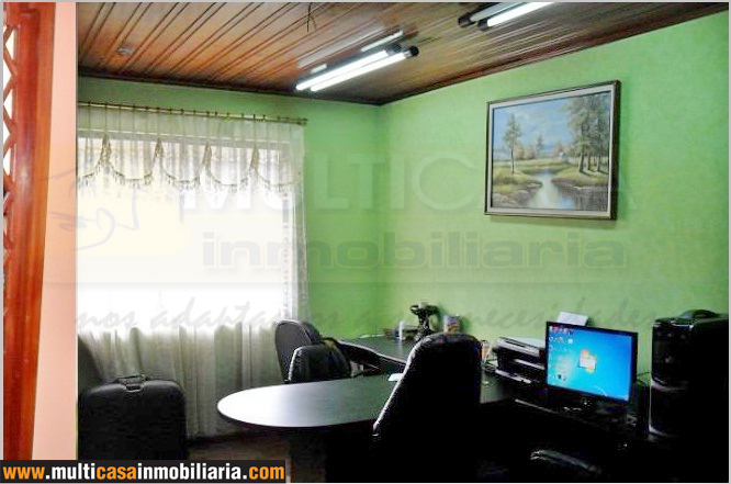 Casa en Venta a crédito con espacios verdes en Sector Chordeleg - Ecuador