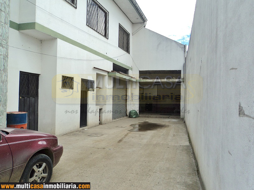 Casa Rentera en Venta con Local Comercial - Dos departamentos Sector Totoracocha Cuenca - Ecuador