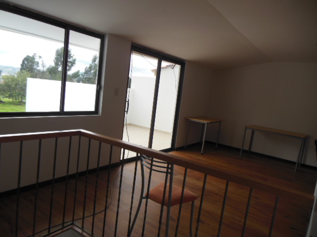 Casa  Dentro De Un Condominio