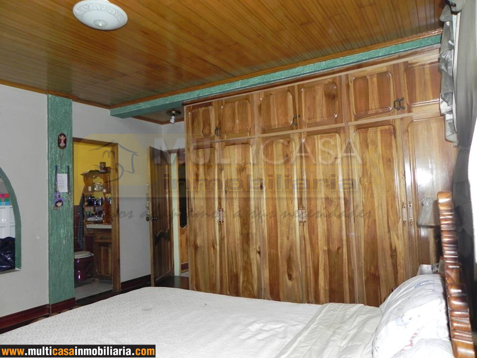Casa de Cinco Departamentos en Venta  a crédito Sector Gualaquiza - Ecuador