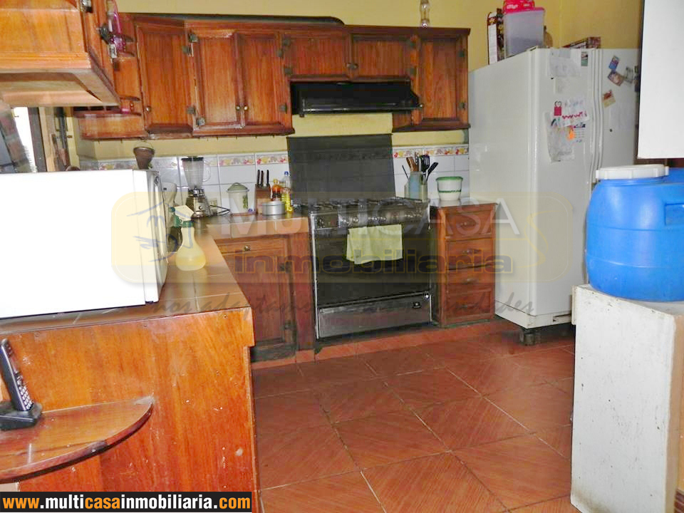 Casa de Cinco Departamentos en Venta  a crédito Sector Gualaquiza - Ecuador