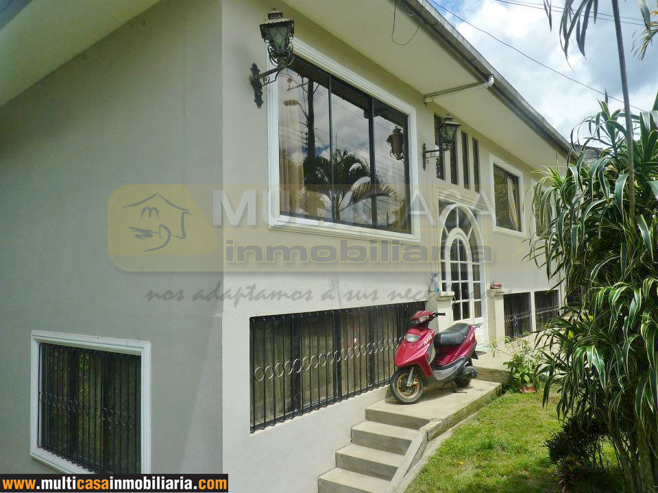 Casa de Cinco Departamentos en Venta  a crédito Sector Gualaquiza - Ecuador