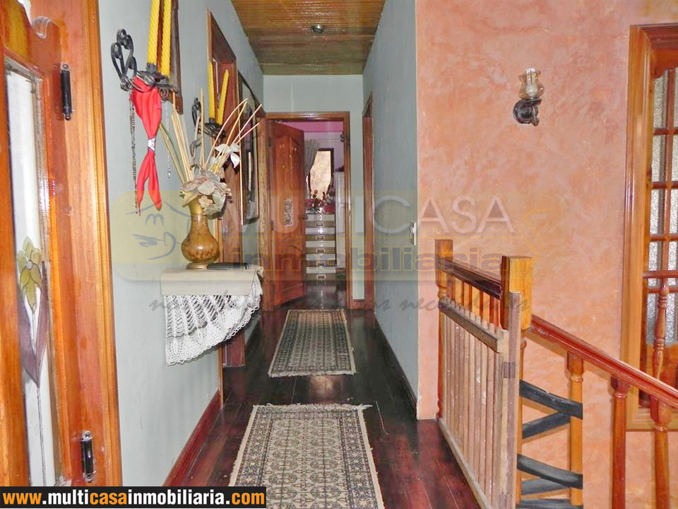 Casa de Cinco Departamentos en Venta  a crédito Sector Gualaquiza - Ecuador