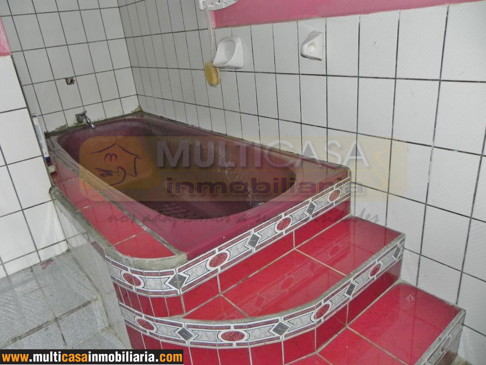 Casa de Cinco Departamentos en Venta  a crédito Sector Gualaquiza - Ecuador