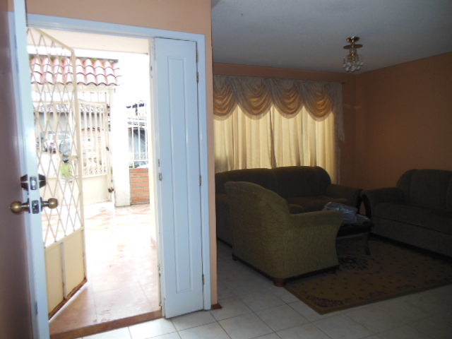Casa Por El Nuevo Centro Comercial