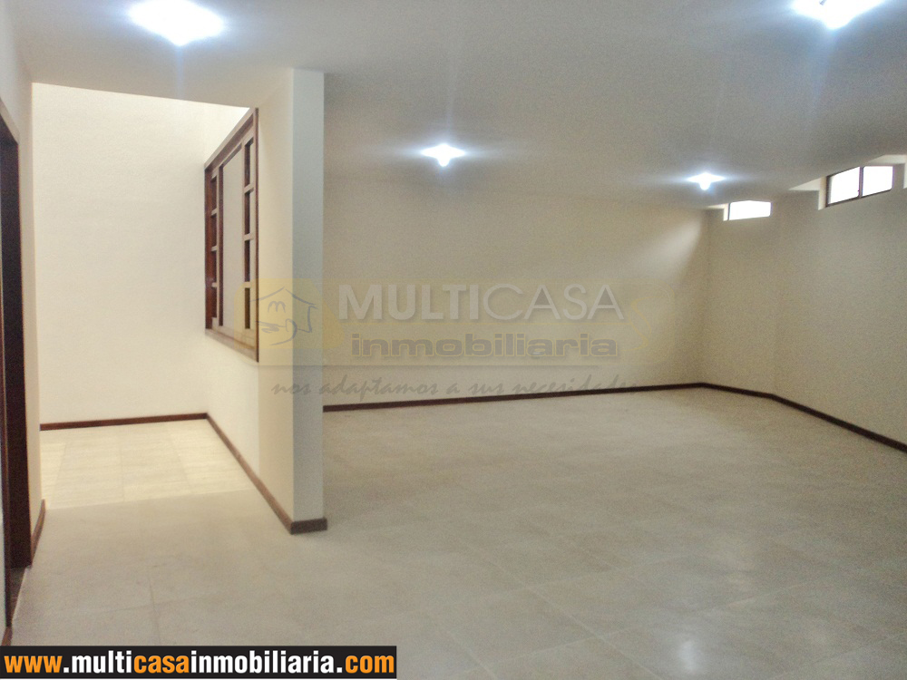 Casa en Venta a Crédito por estrenar sector Primero de Mayo Cuenca - Ecuador