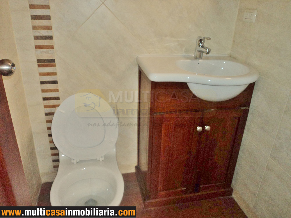 Casa en Venta a Crédito por estrenar sector Primero de Mayo Cuenca - Ecuador