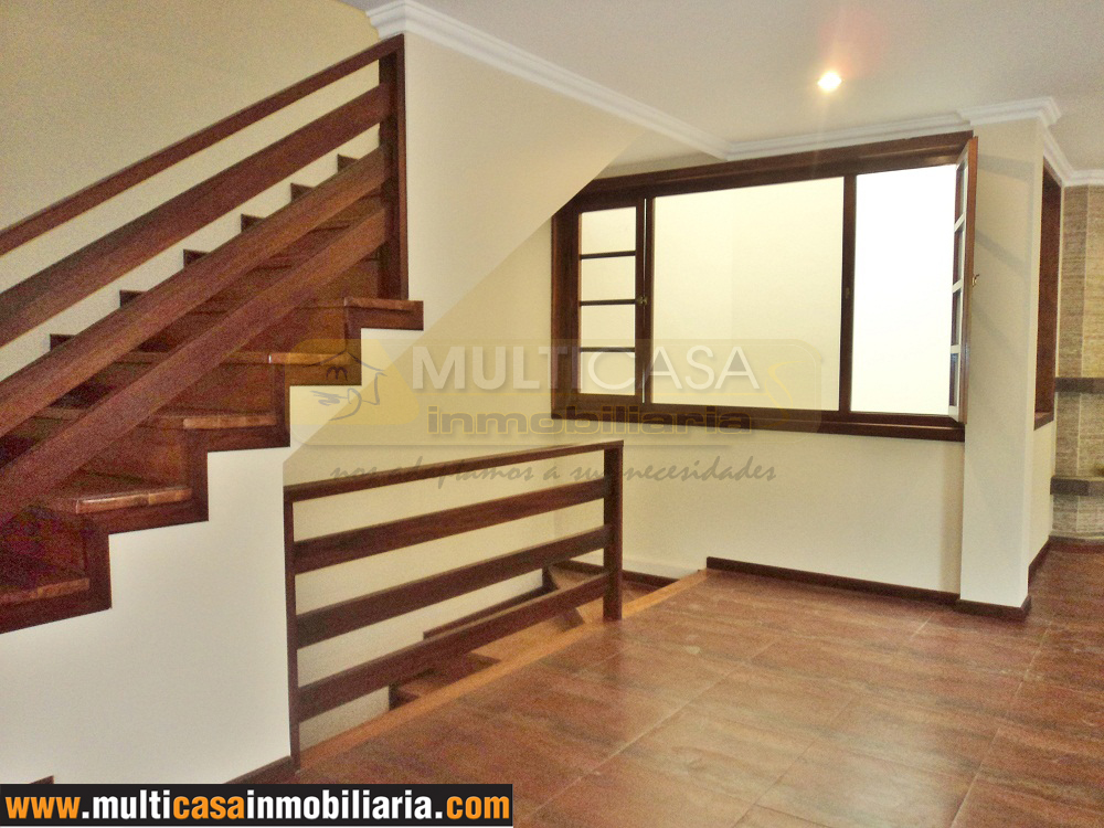 Casa en Venta a Crédito por estrenar sector Primero de Mayo Cuenca - Ecuador