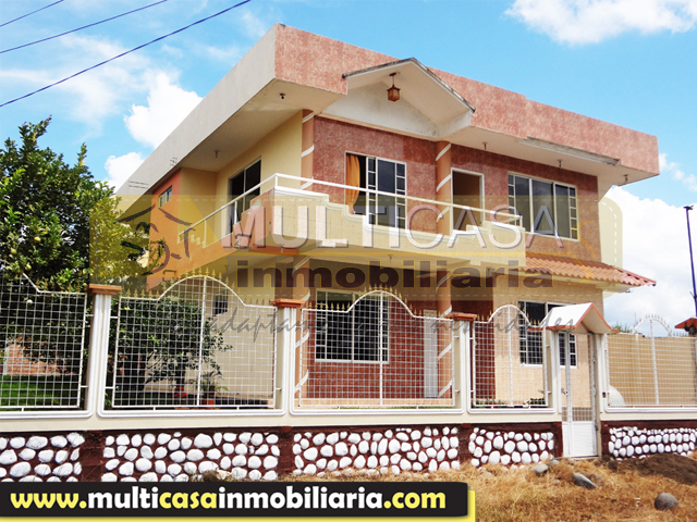 Casa en Venta a crédito con espacio verde Sector Centro de la Ciudad Macas - Ecuador