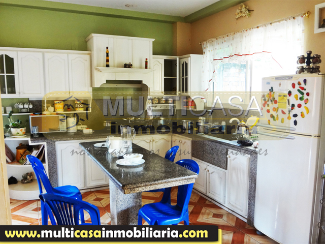 Casa en Venta a crédito con espacio verde Sector Centro de la Ciudad Macas - Ecuador