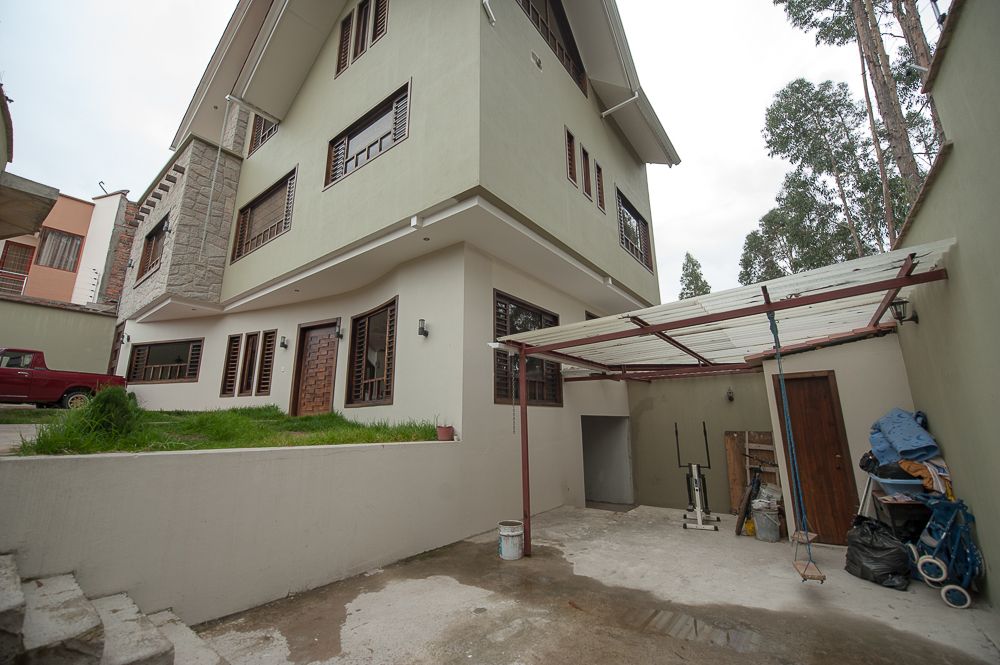 Vendo Casa con 2 Departamentos Sectoy Y Cebollar