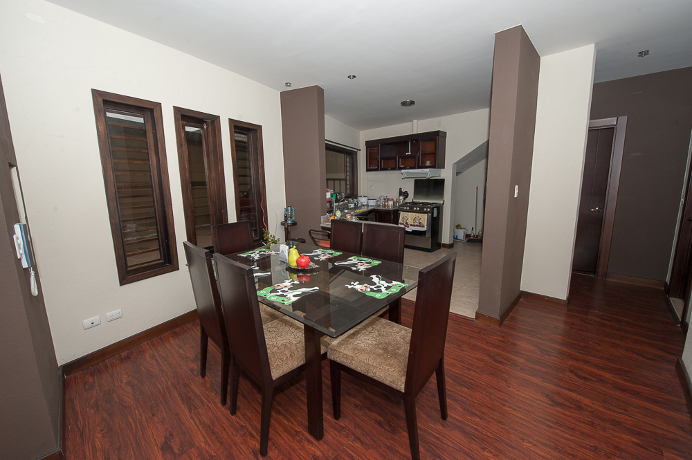 Vendo Casa con 2 Departamentos Sectoy Y Cebollar