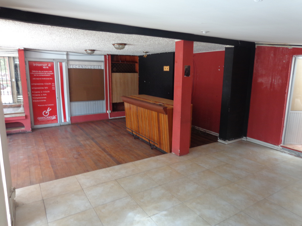 ARRIENDO LOCAL COMERCIAL FRENTE A LA UDA