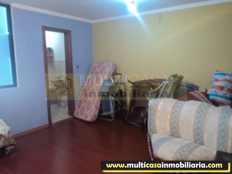 Casa con Local comercial en Venta  Sector 12 de Octubre Cuenca Ecuador