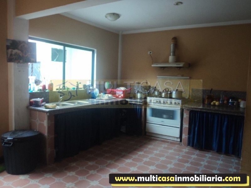 Casa con Local comercial en Venta  Sector 12 de Octubre Cuenca Ecuador